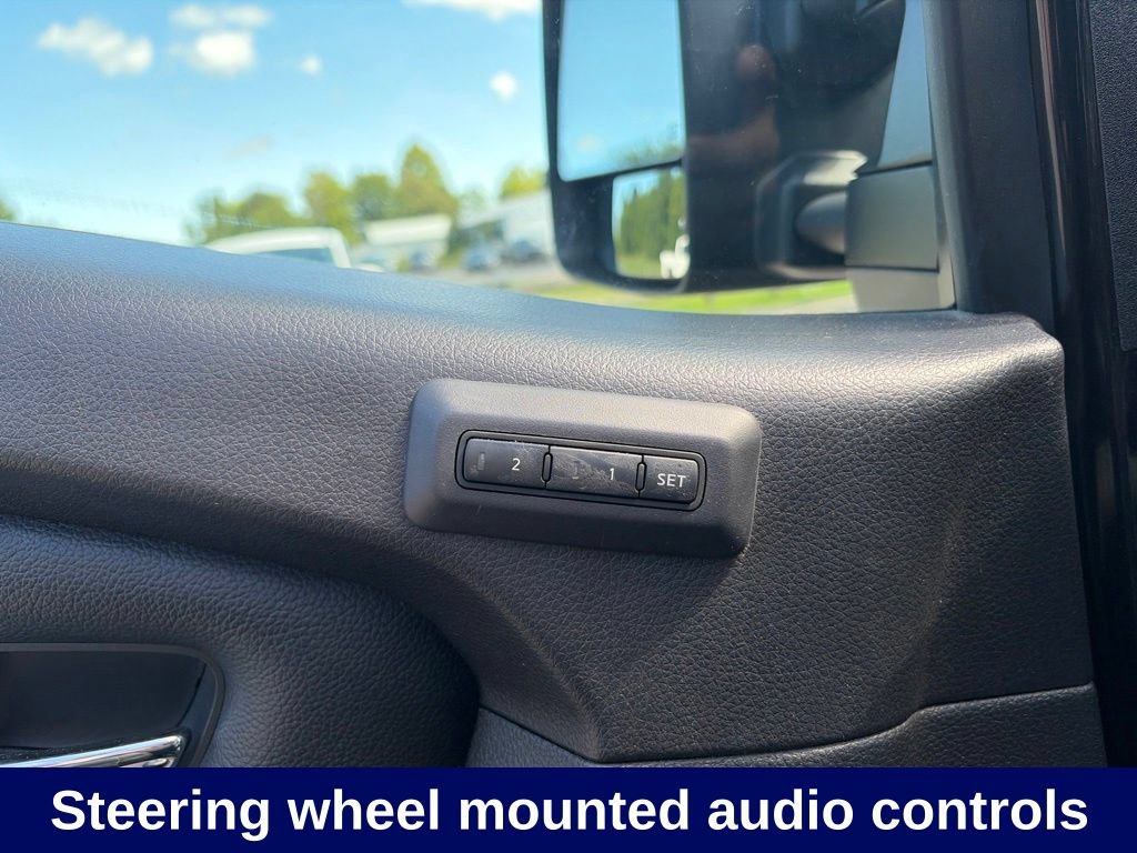 Used 2018 Nissan Titan SL w/ Texas Titan Edition AWD/4WD image 13