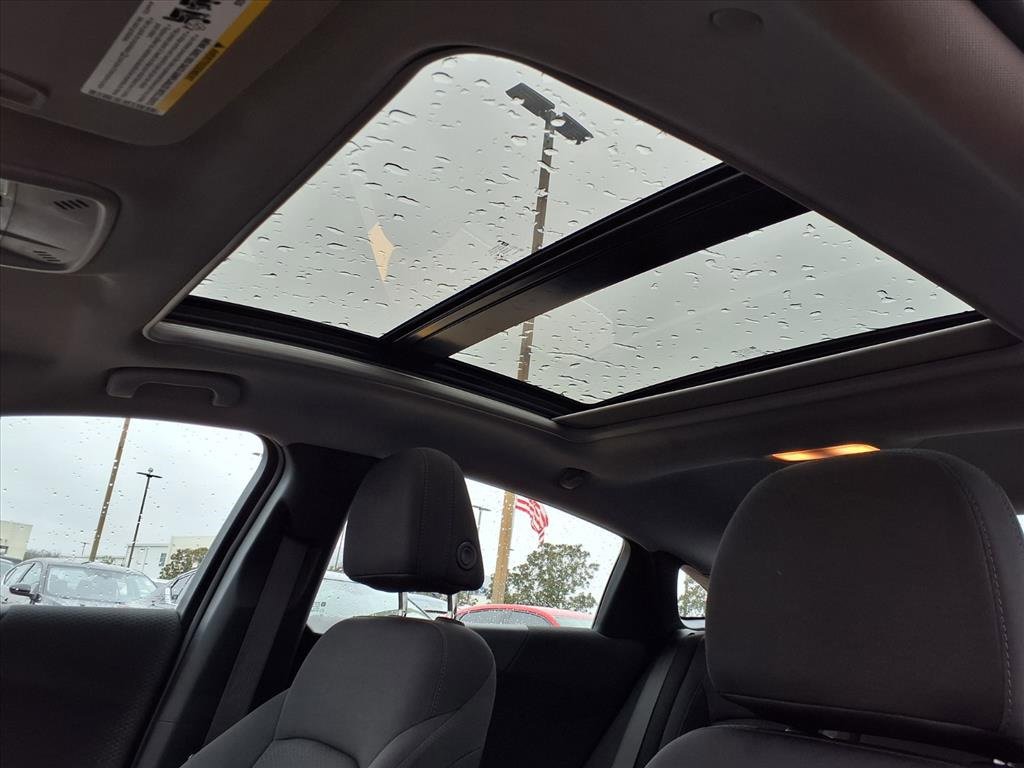 Used 2023 Chevrolet Malibu LT image 14