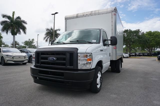 Certified 2024 Ford E-350 and Econoline 350 Super Duty w/ Power Windows & Locks Group RWD image 16
