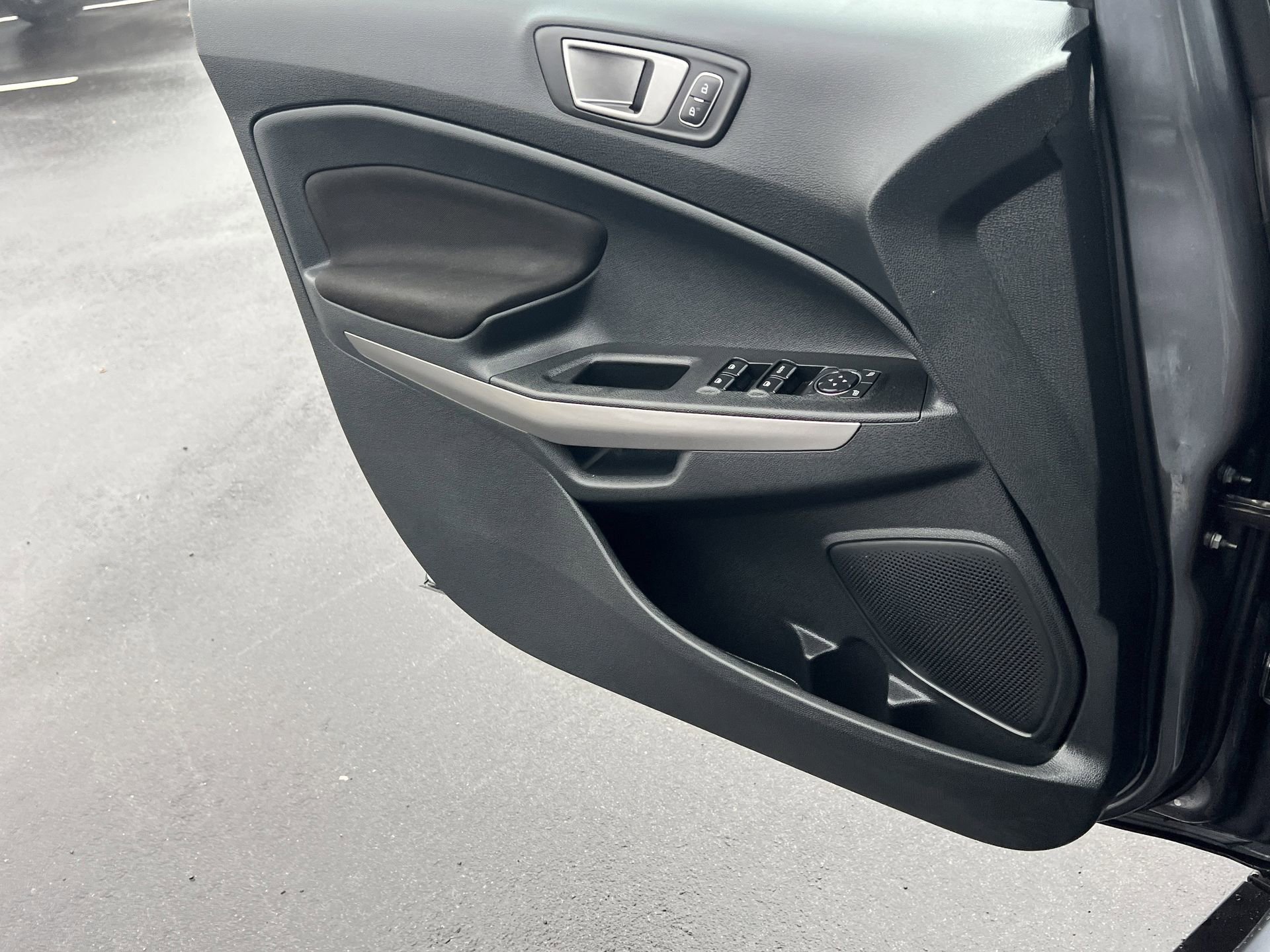 Certified 2021 Ford EcoSport SE image 19