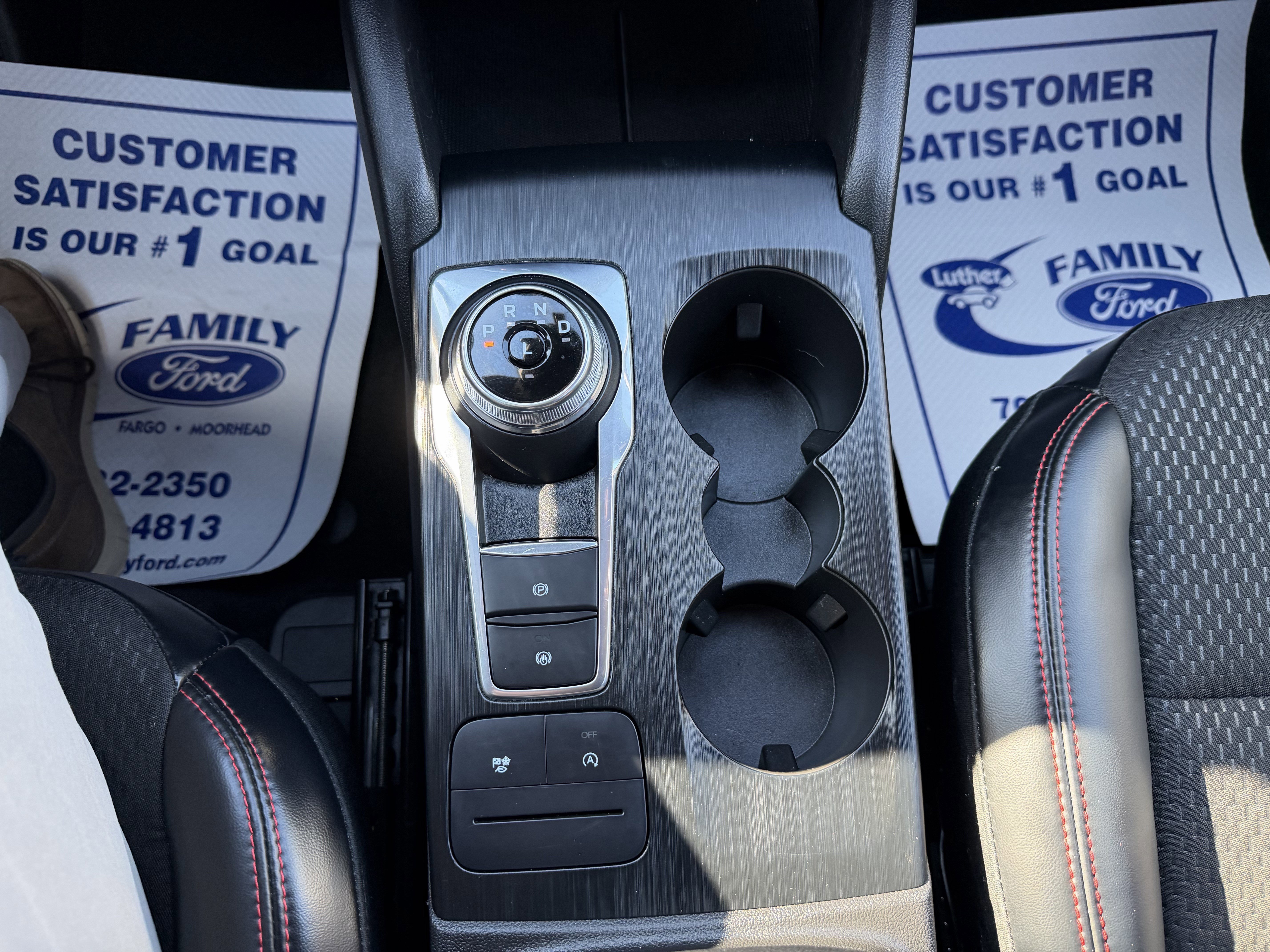 Certified 2025 Ford Escape ST-Line AWD/4WD image 17