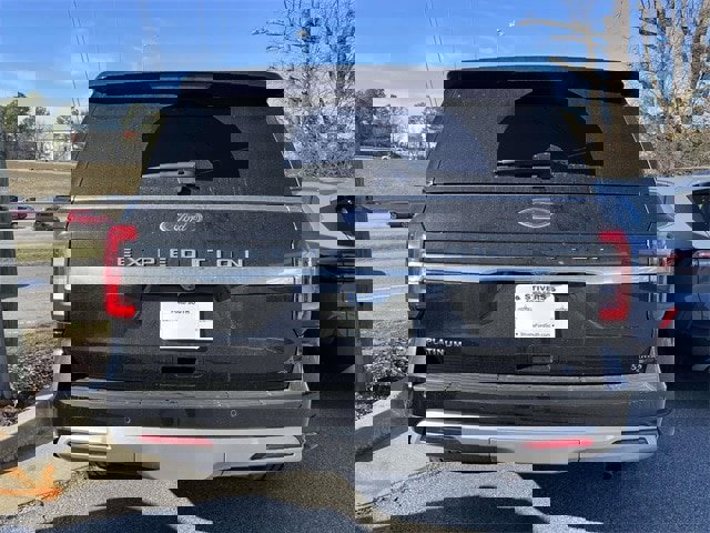 Certified 2023 Ford Expedition Platinum image 9