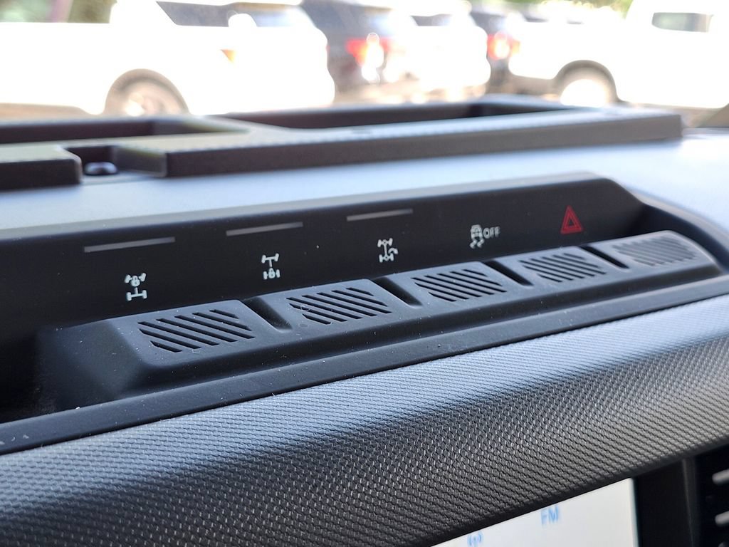 Certified 2022 Ford Bronco Everglades AWD/4WD image 24