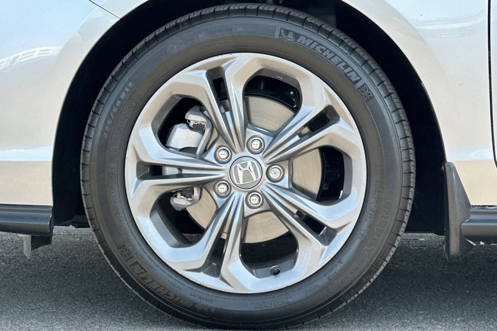 Used 2024 Honda Accord EX image 24