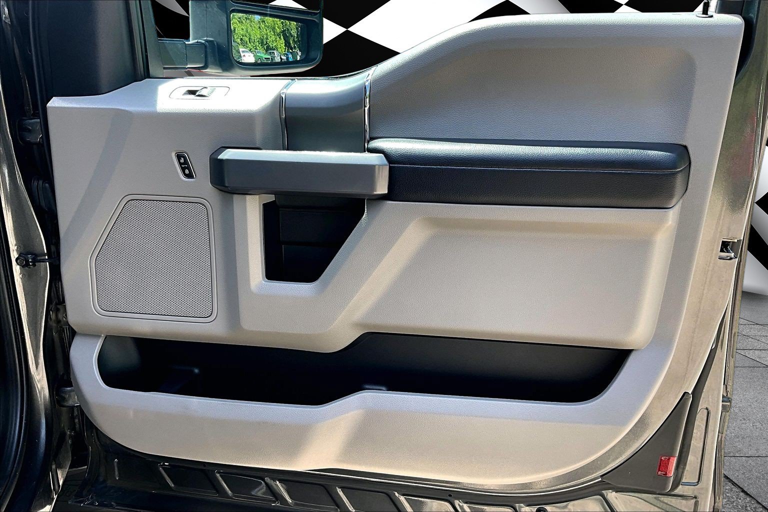 Certified 2020 Ford F350 XLT w/ XLT Premium Package AWD/4WD image 19