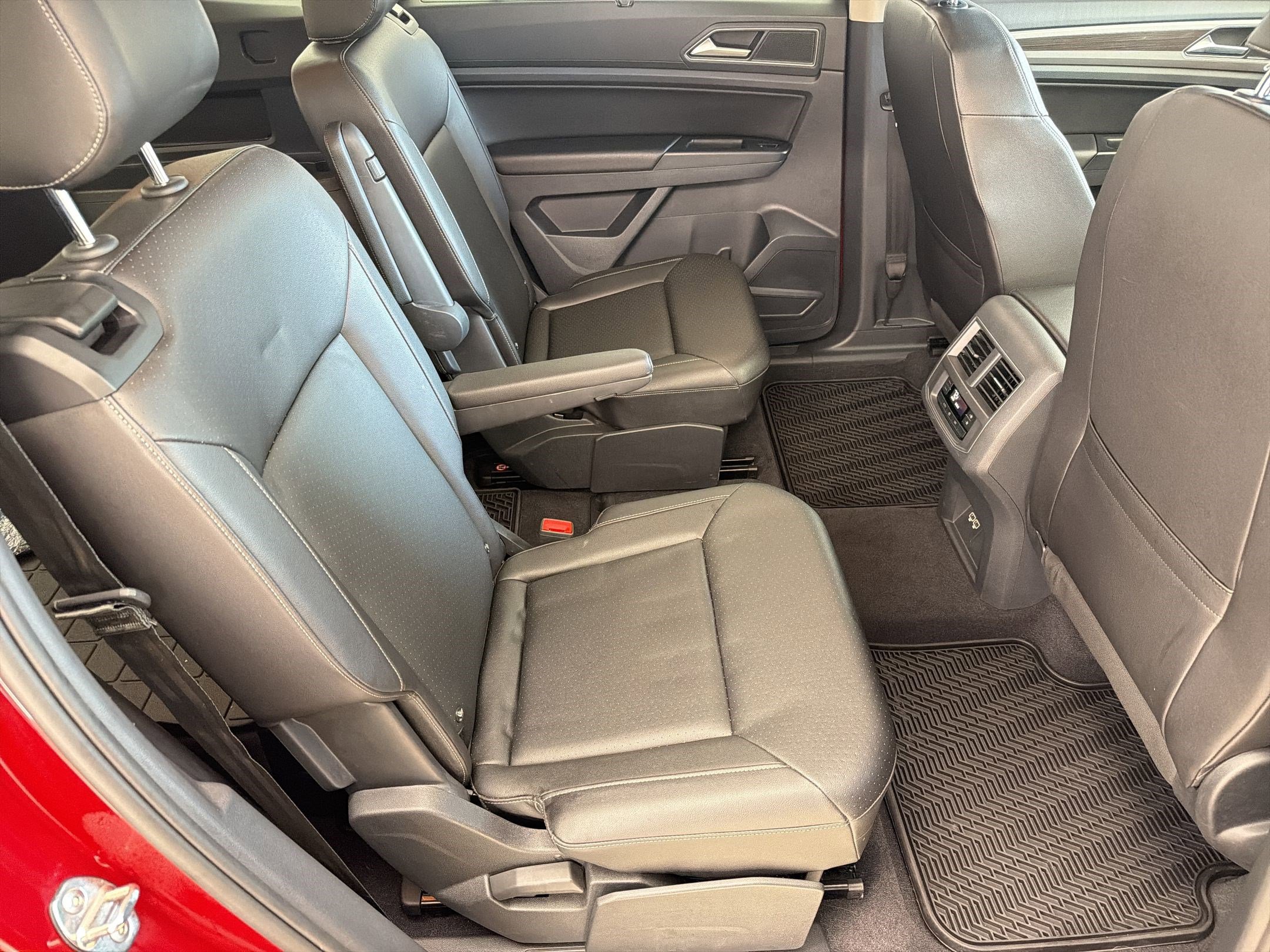 Used 2019 Volkswagen Atlas SEL FWD image 29