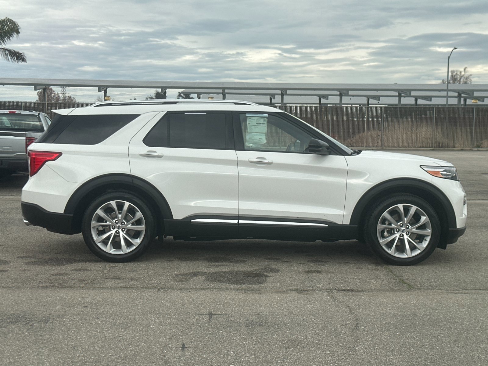 Certified 2022 Ford Explorer Platinum w/ Equipment Group 601A image 6