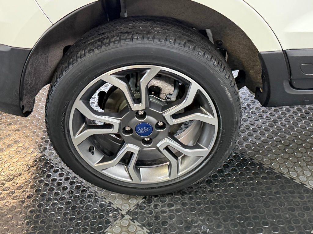 Certified 2019 Ford EcoSport SES w/ SES Black Appearance Package AWD/4WD image 39