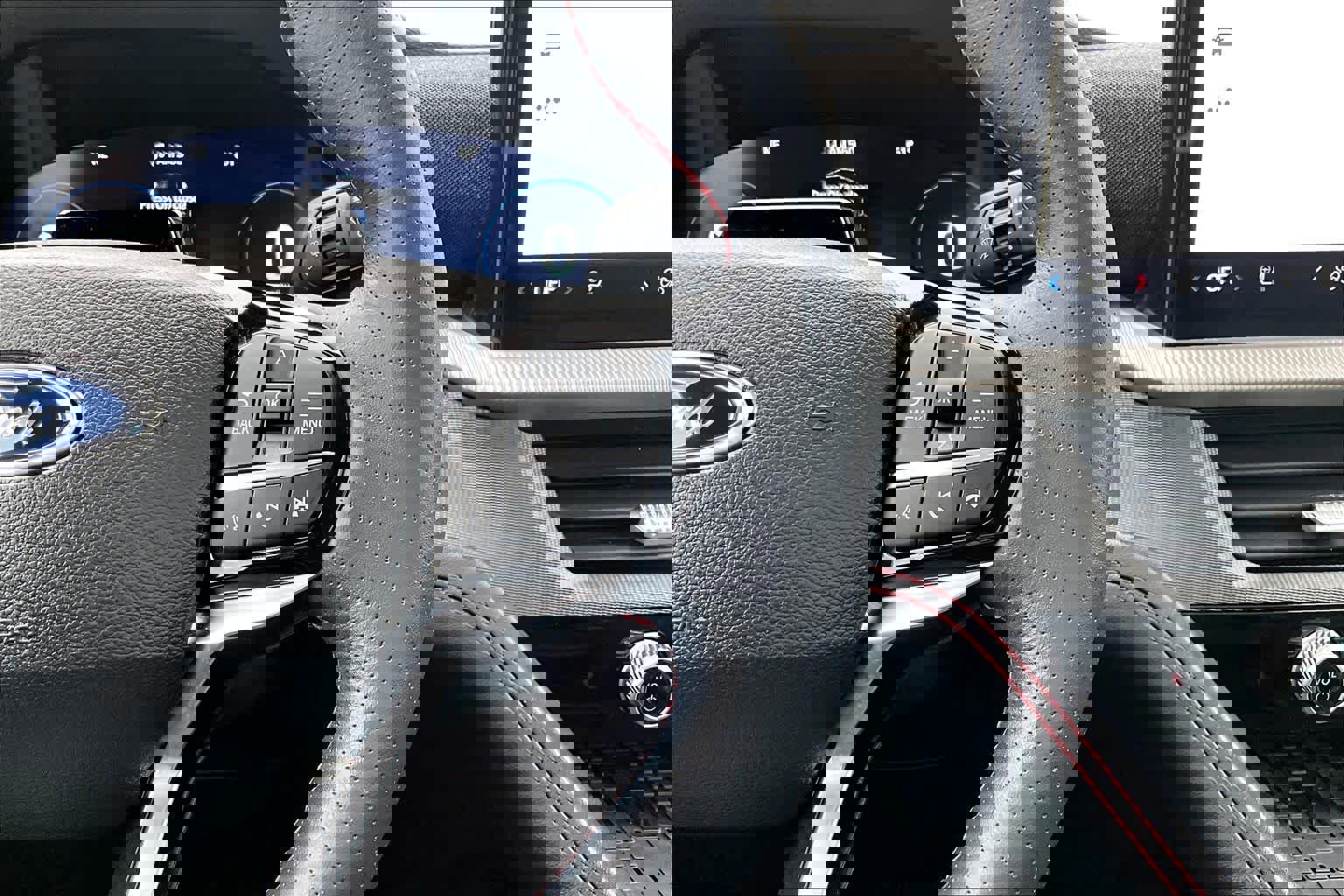 Certified 2025 Ford Explorer ST-Line w/ Premium Package image 26