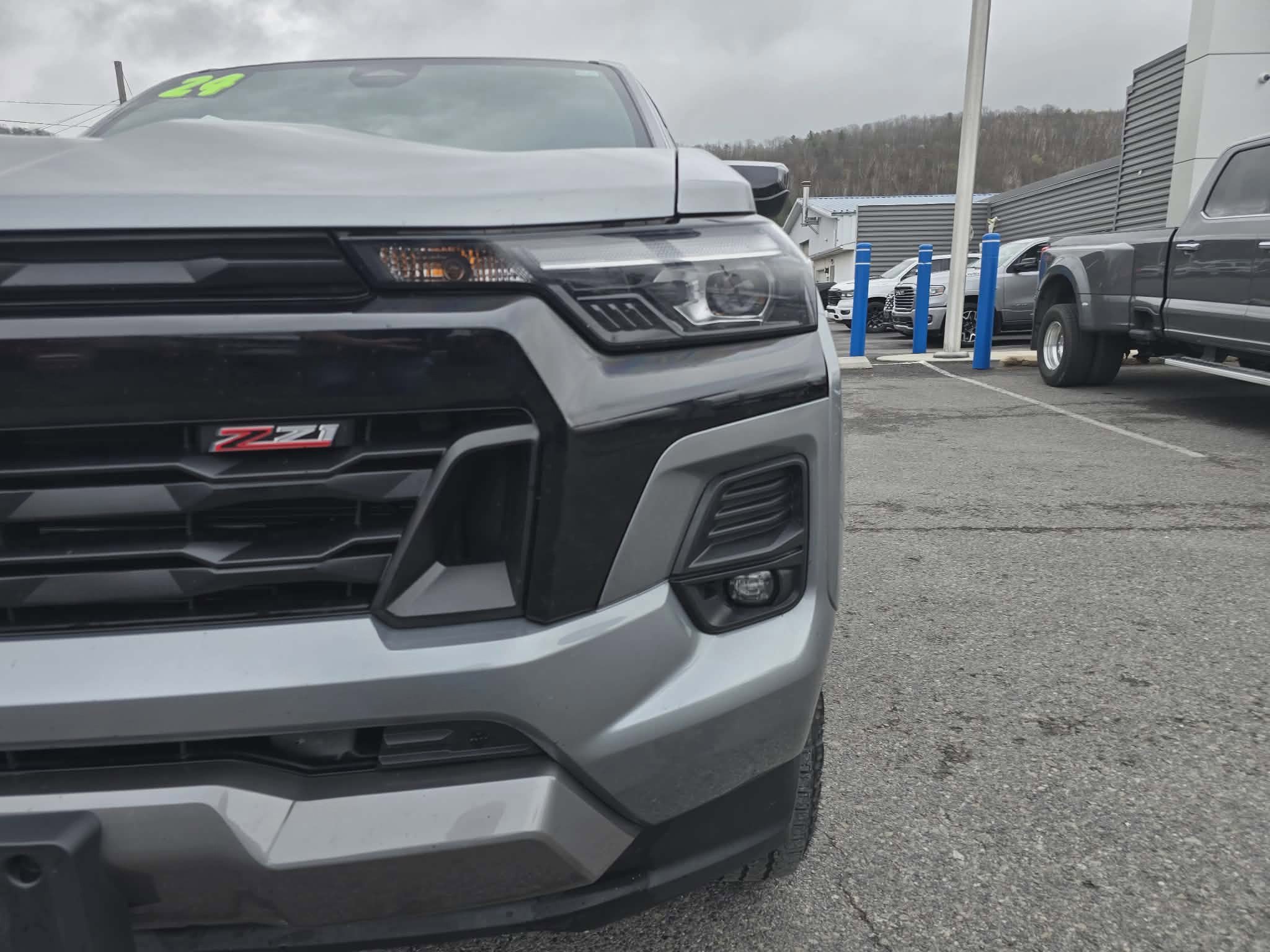 Used 2024 Chevrolet Colorado Z71 w/ Z71 Convenience Package 2 AWD/4WD image 10