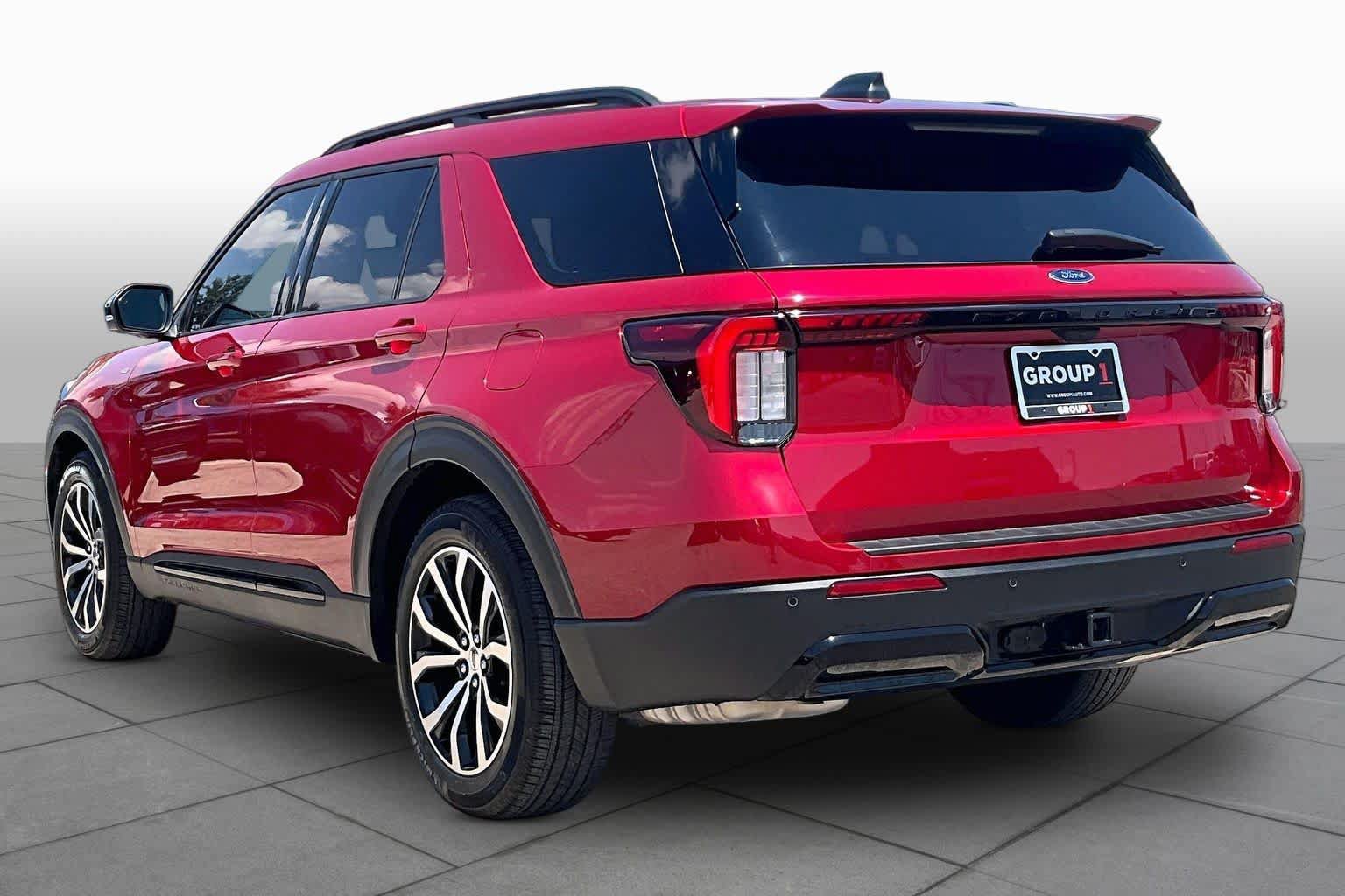 Certified 2026 Ford Explorer ST-Line w/ Premium Package RWD image 11