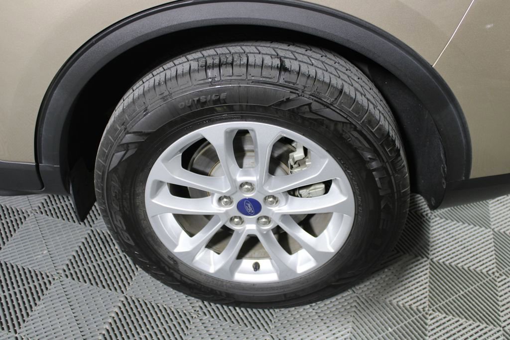 Certified 2020 Ford Escape SE image 21