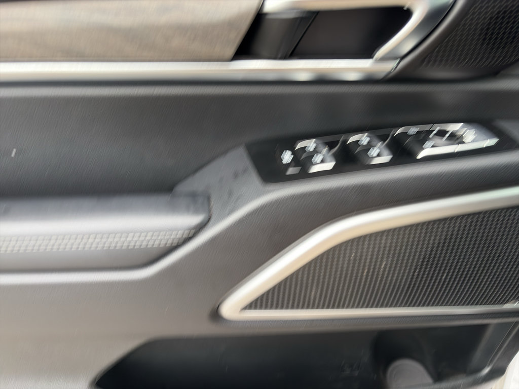 Used 2022 Kia Telluride EX w/ EX Premium Package FWD image 9