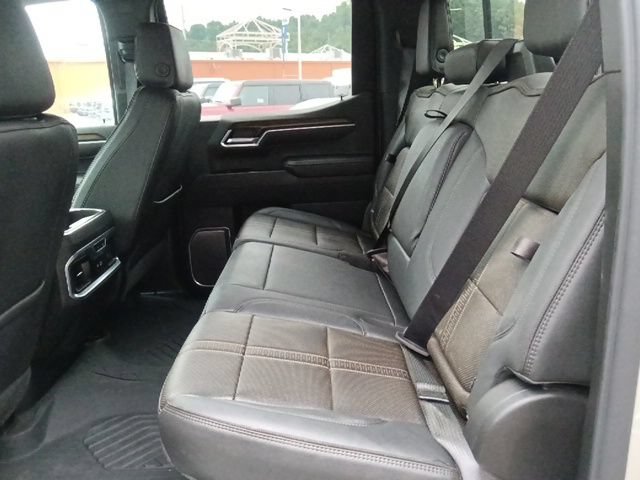 Used 2026 Chevrolet Silverado 1500 High Country w/ High Country Premium Package AWD/4WD image 29