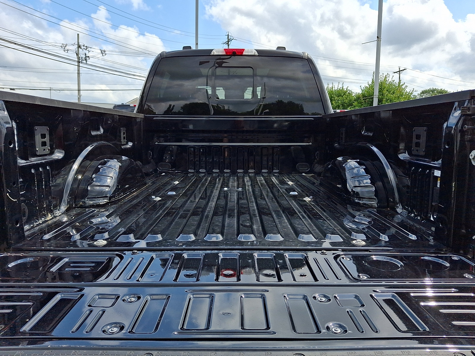 Certified 2024 Ford F250 Platinum w/ FX4 Off-Road Package AWD/4WD image 30