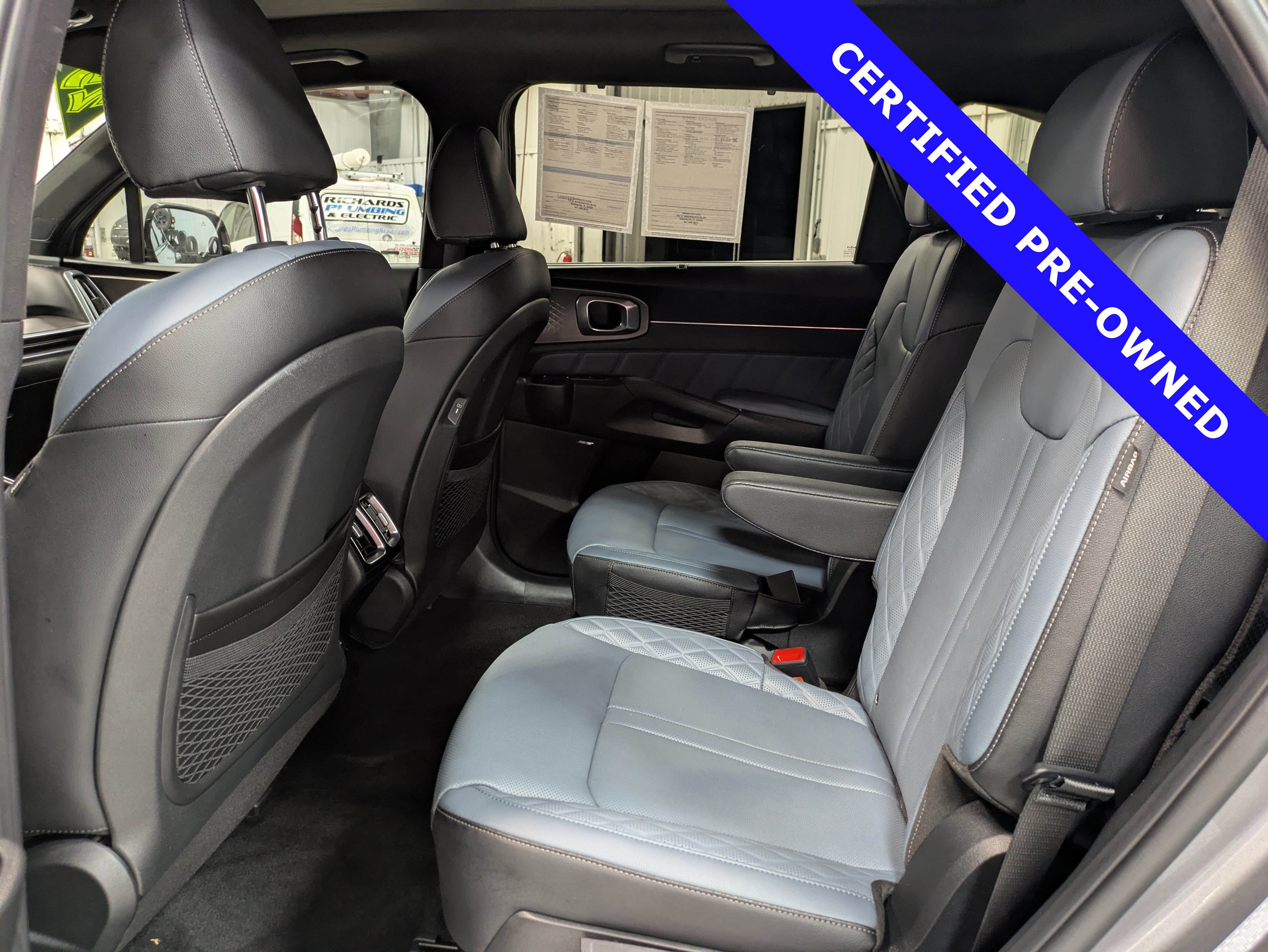 Used 2025 Kia Sorento SX Prestige image 16
