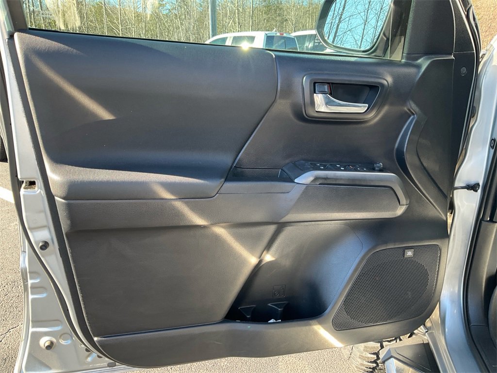 Used 2020 Toyota Tacoma TRD Sport image 17