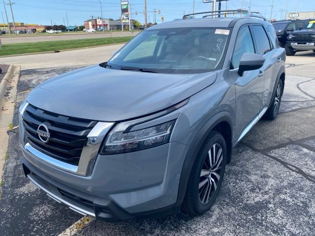 Used 2024 Nissan Pathfinder Platinum w/ Cargo Package FWD image 1