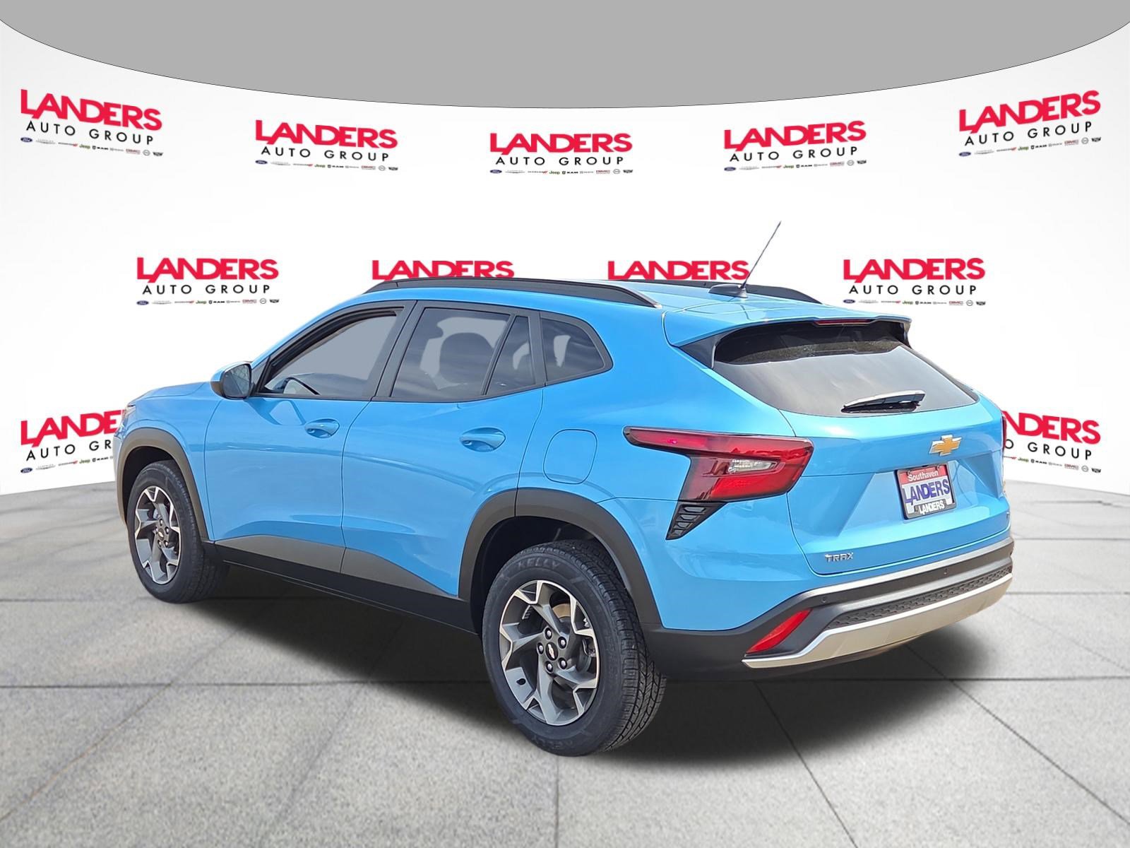 Used 2025 Chevrolet Trax LT w/ Driver Confidence Package FWD image 5