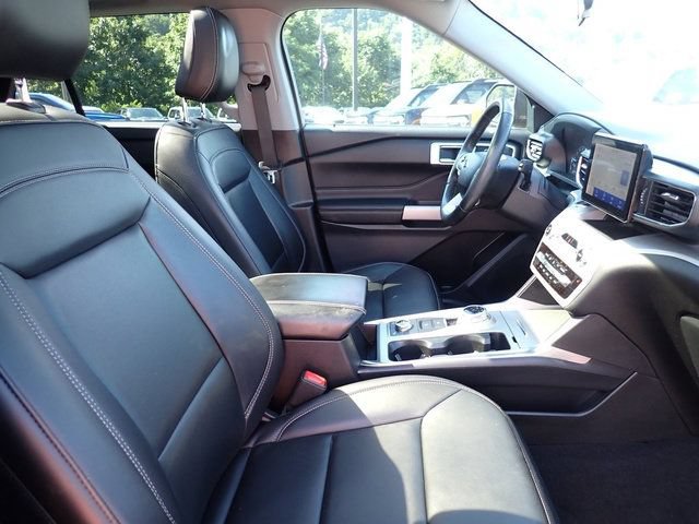 Certified 2023 Ford Explorer XLT w/ Equipment Group 202A AWD/4WD image 11