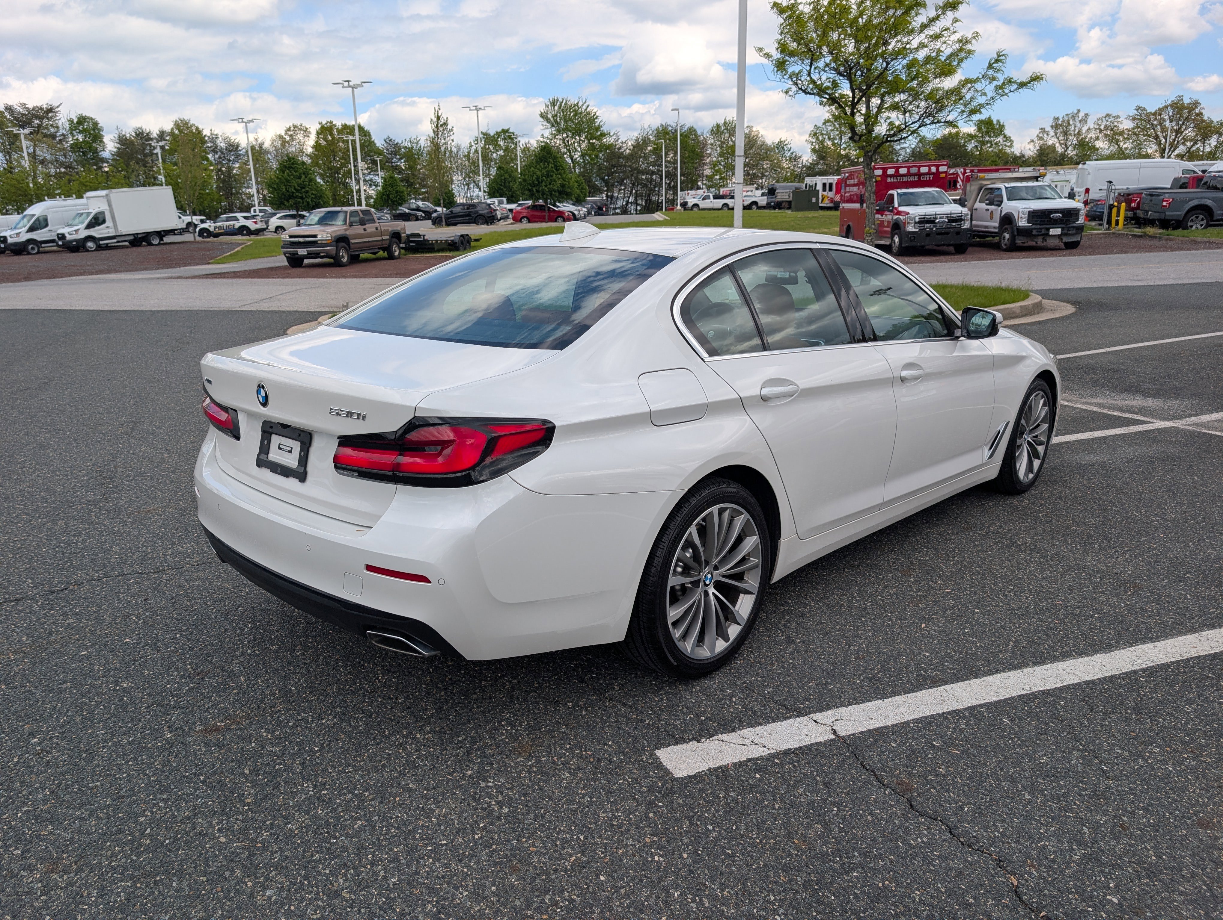 Used 2022 BMW 530i xDrive w/ Premium Package AWD/4WD image 3