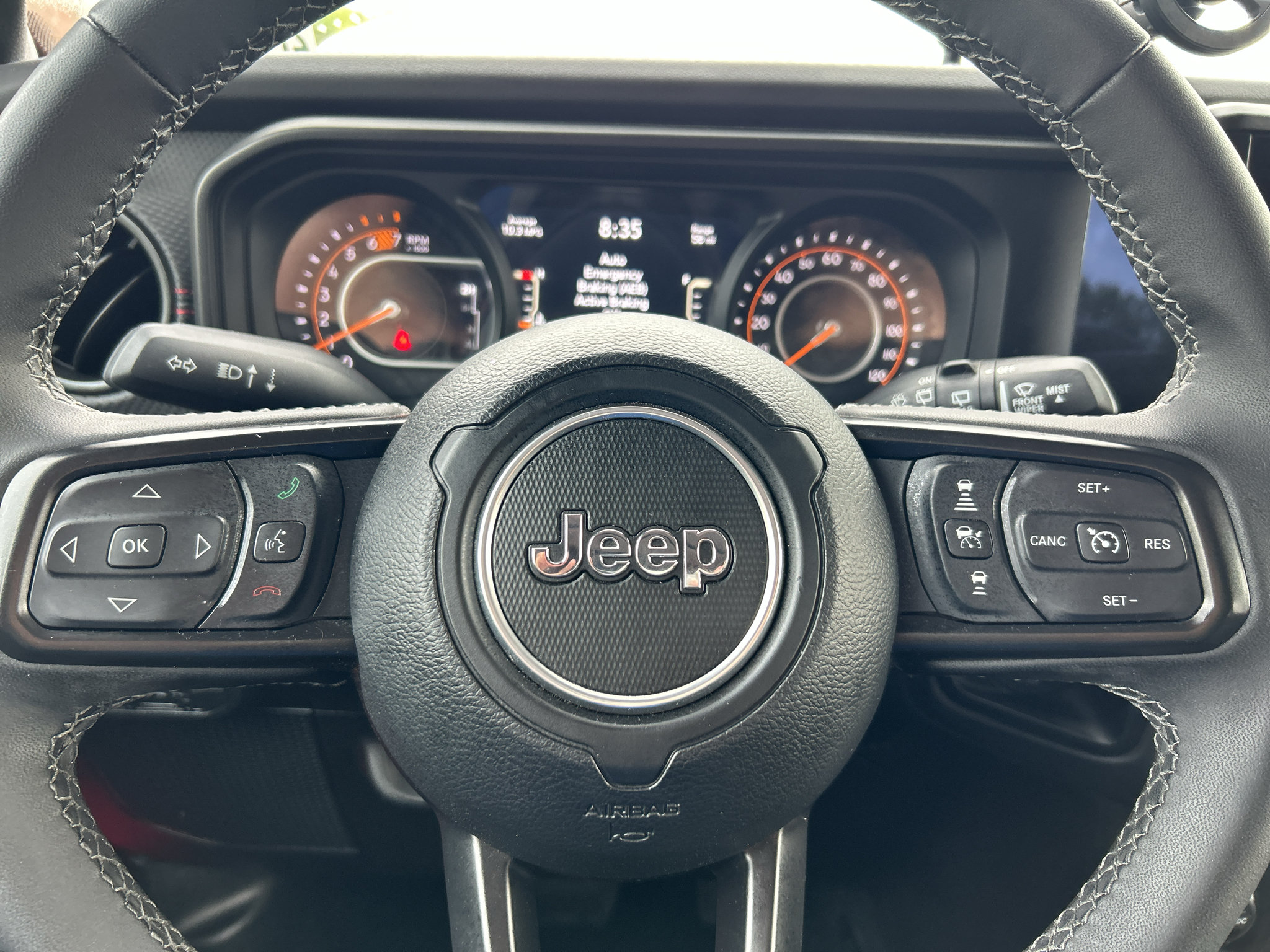 Used 2025 Jeep Wrangler Unlimited Rubicon AWD/4WD image 15
