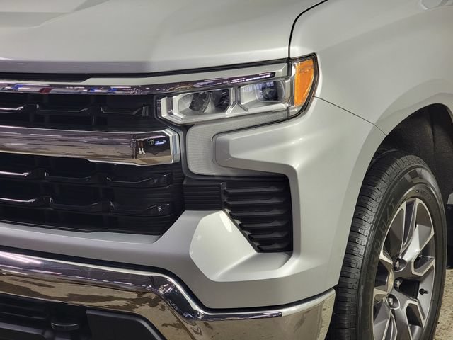 Used 2022 Chevrolet Silverado 1500 LT AWD/4WD image 9
