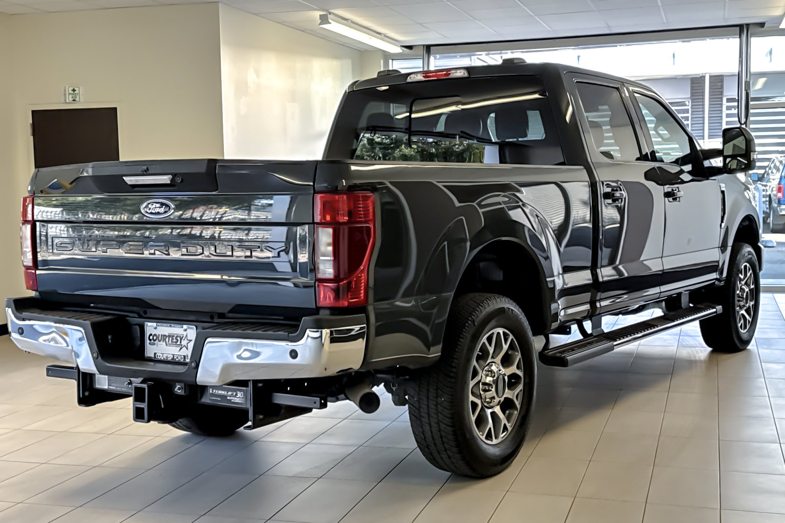 Certified 2021 Ford F350 Lariat w/ Lariat Value Package AWD/4WD image 4