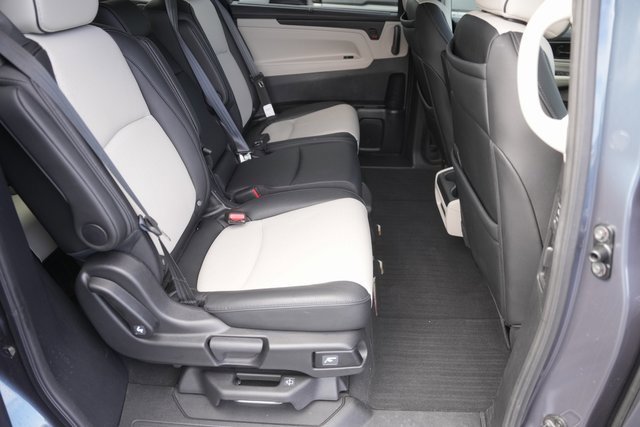 Used 2025 Honda Odyssey Elite image 18