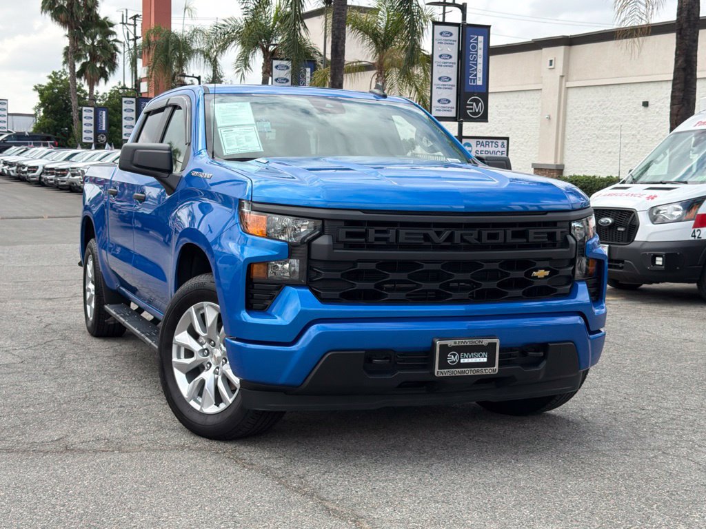 Used 2025 Chevrolet Silverado 1500 Custom RWD image 3