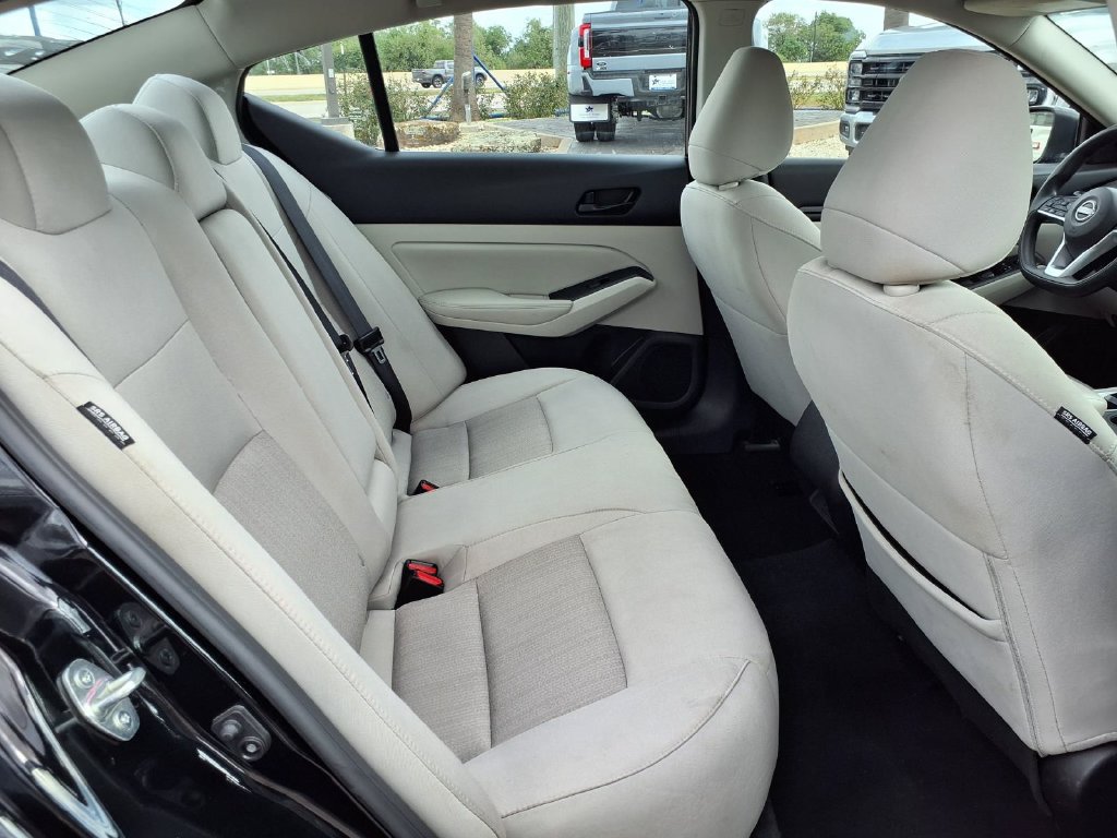 Used 2025 Nissan Altima 2.5 SV FWD image 26