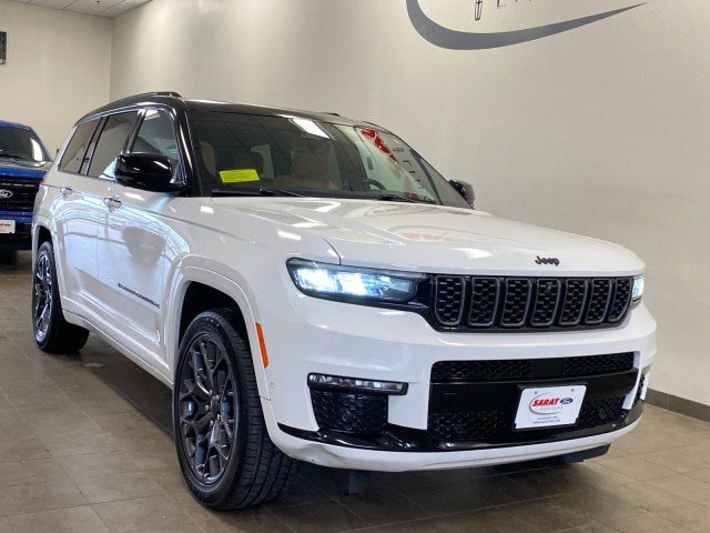 Used 2023 Jeep Grand Cherokee L Summit AWD/4WD image 6
