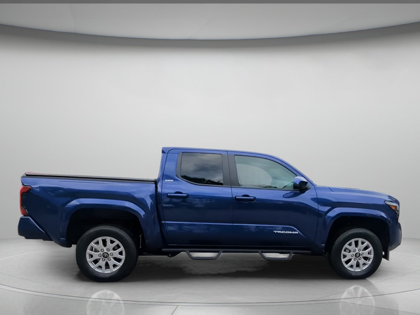 Used 2025 Toyota Tacoma SR5 RWD image 31