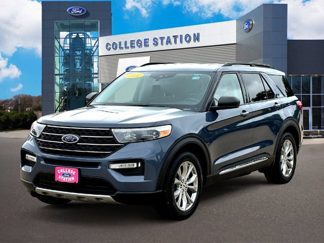 Certified 2021 Ford Explorer XLT w/ Equipment Group 202A RWD image 2
