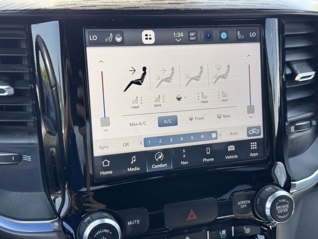 Used 2024 RAM 1500 Laramie AWD/4WD image 19