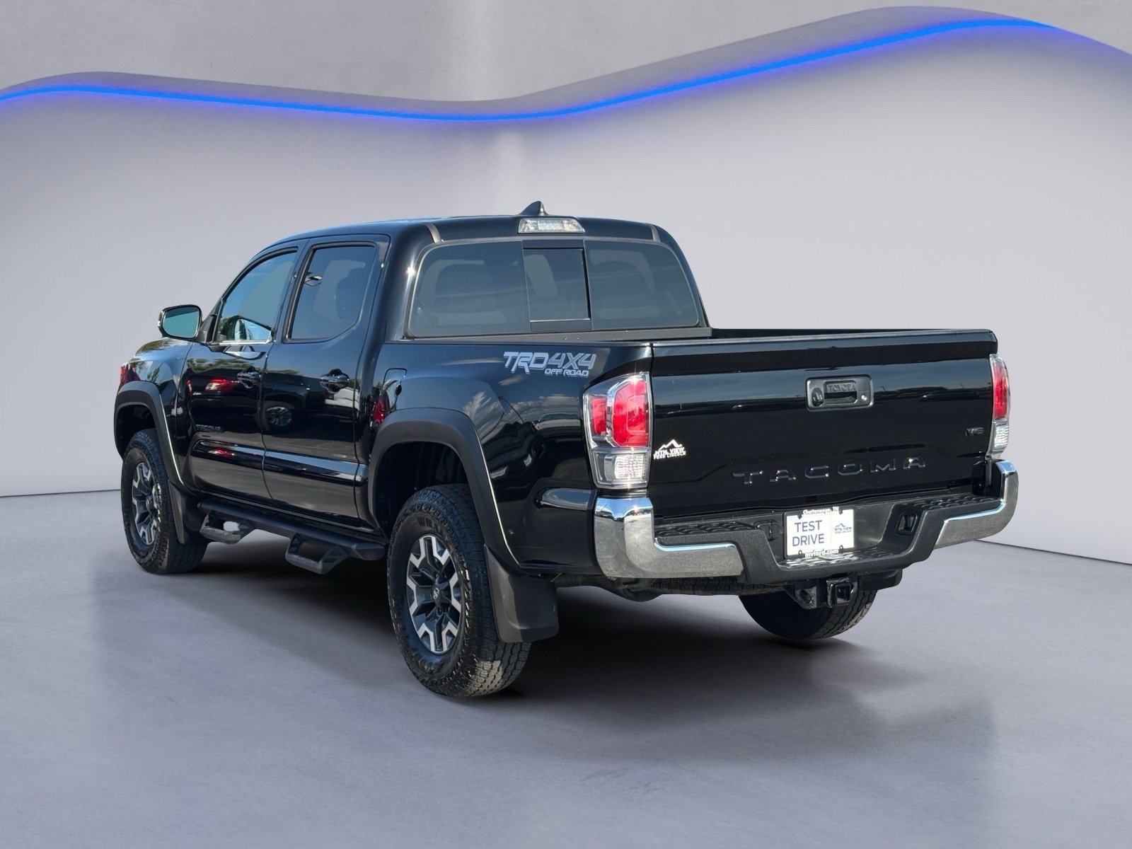 Used 2023 Toyota Tacoma TRD Off-Road AWD/4WD image 6