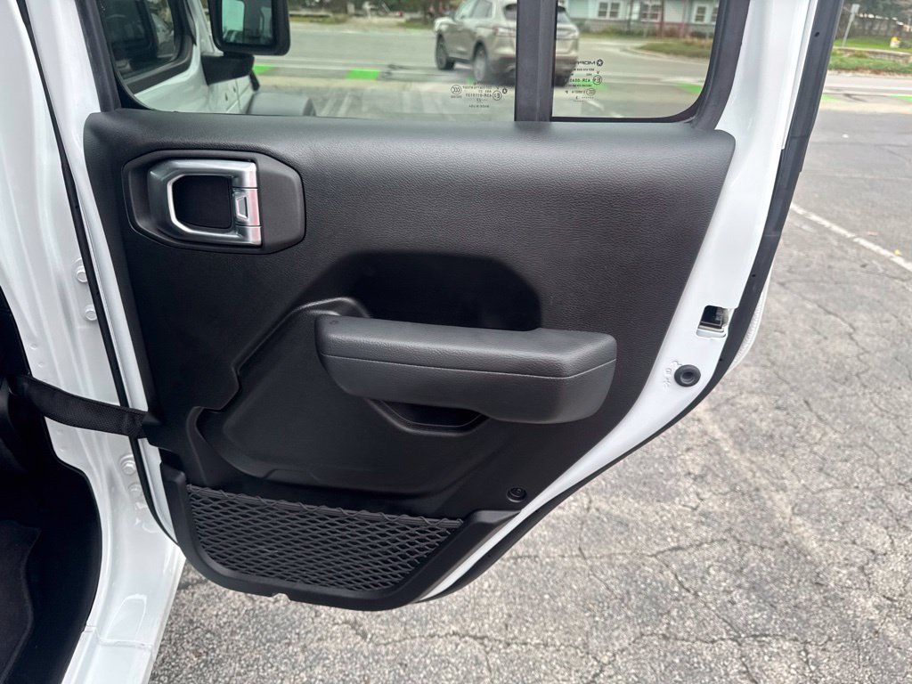 Used 2023 Jeep Wrangler Unlimited Sport AWD/4WD image 35