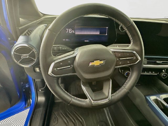 Used 2025 Chevrolet Equinox EV LT w/ Convenience Package AWD/4WD image 17