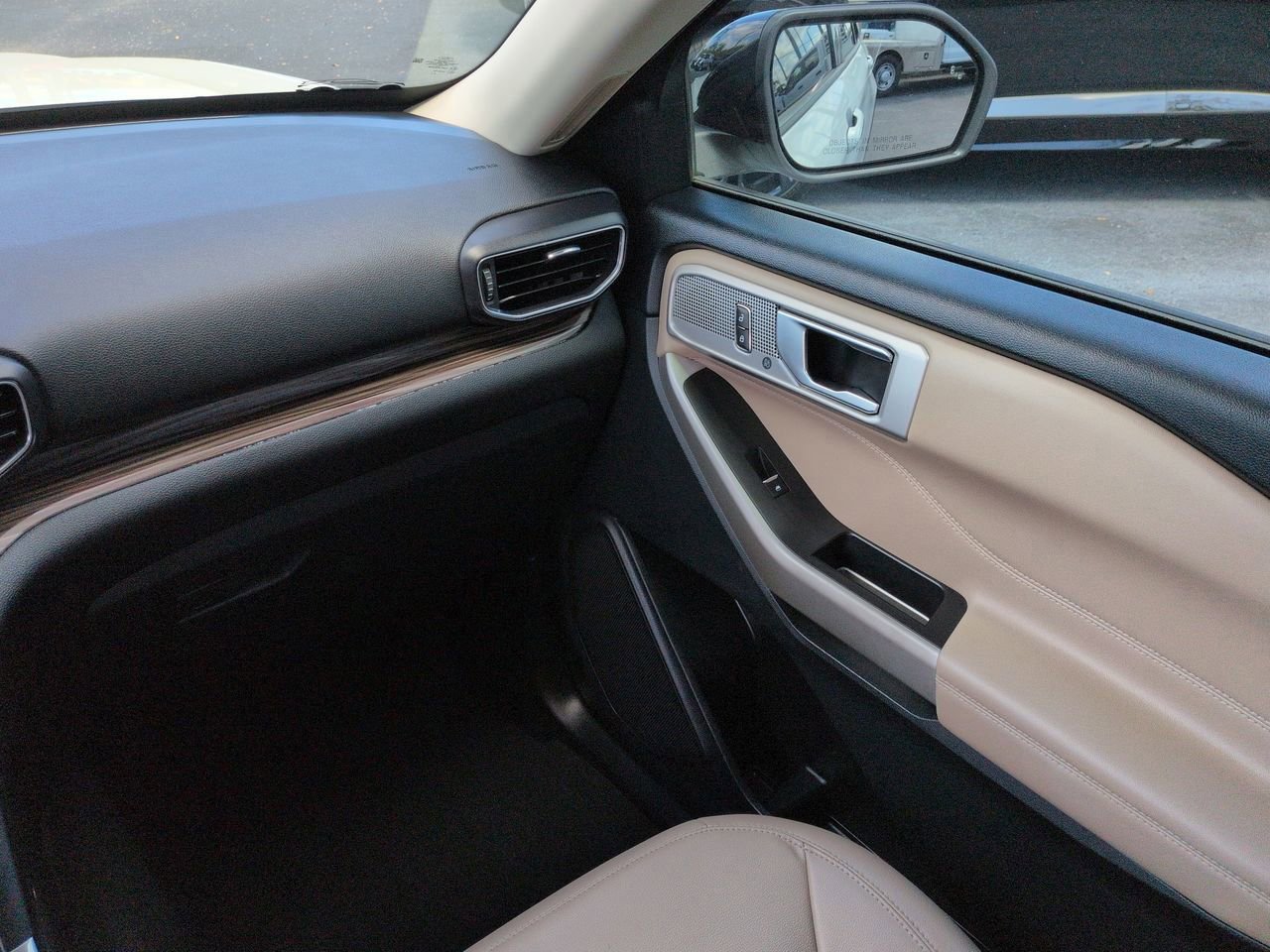 Certified 2023 Ford Explorer Limited w/ Equipment Group 301A image 16