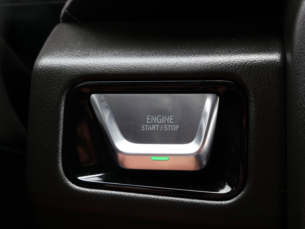 Used 2025 GMC Yukon Denali AWD/4WD image 27