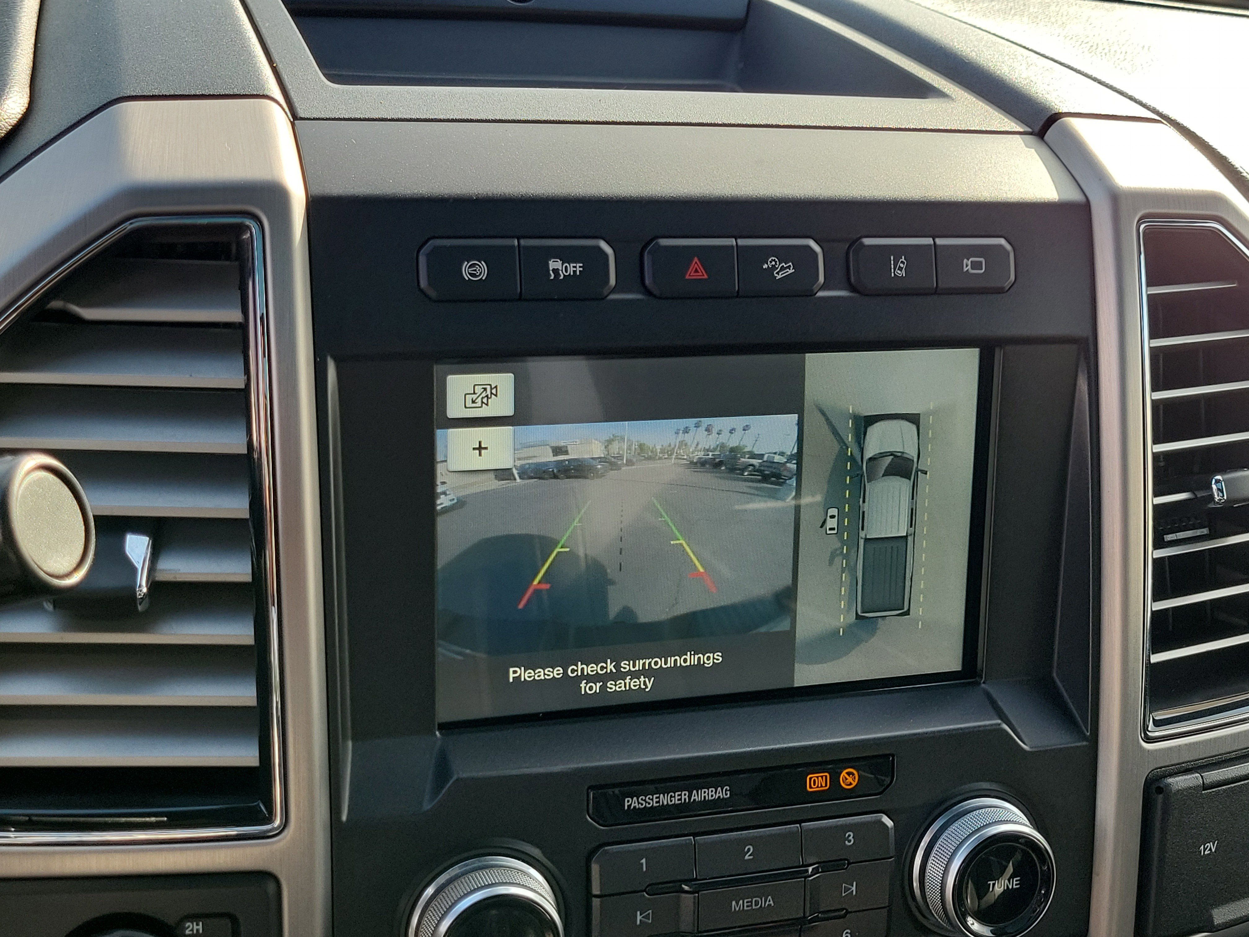Certified 2019 Ford F350 Platinum w/ Platinum Ultimate Package AWD/4WD image 11