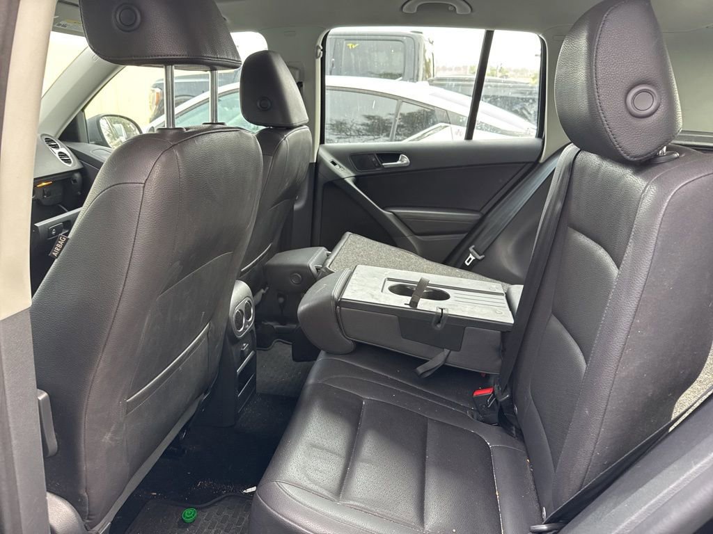 Used 2017 Volkswagen Tiguan S image 18