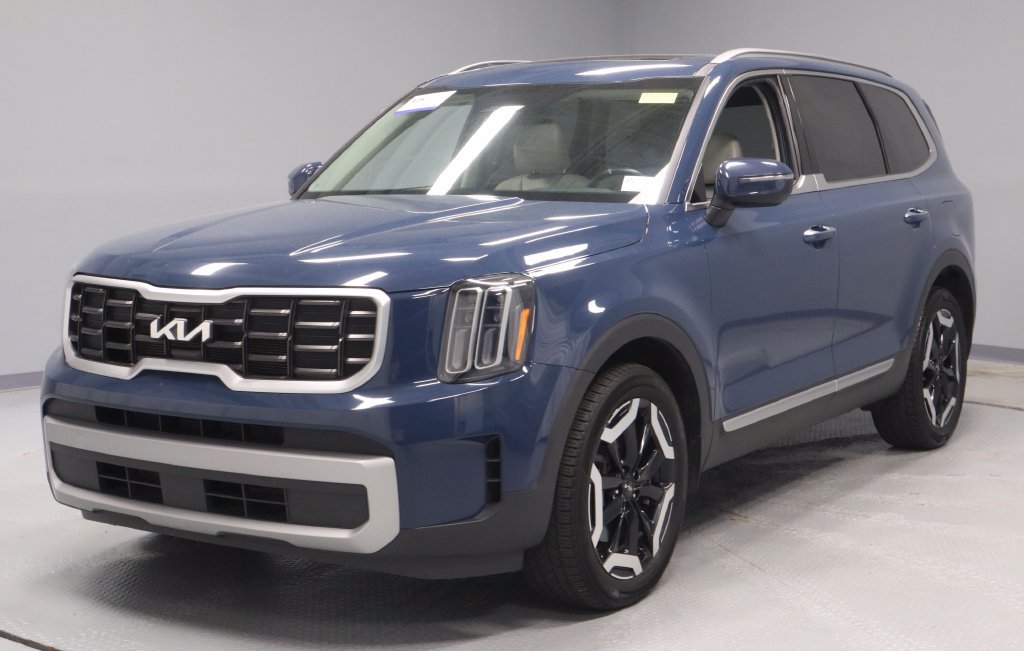 Used 2023 Kia Telluride S w/ S Sunroof Package FWD image 7