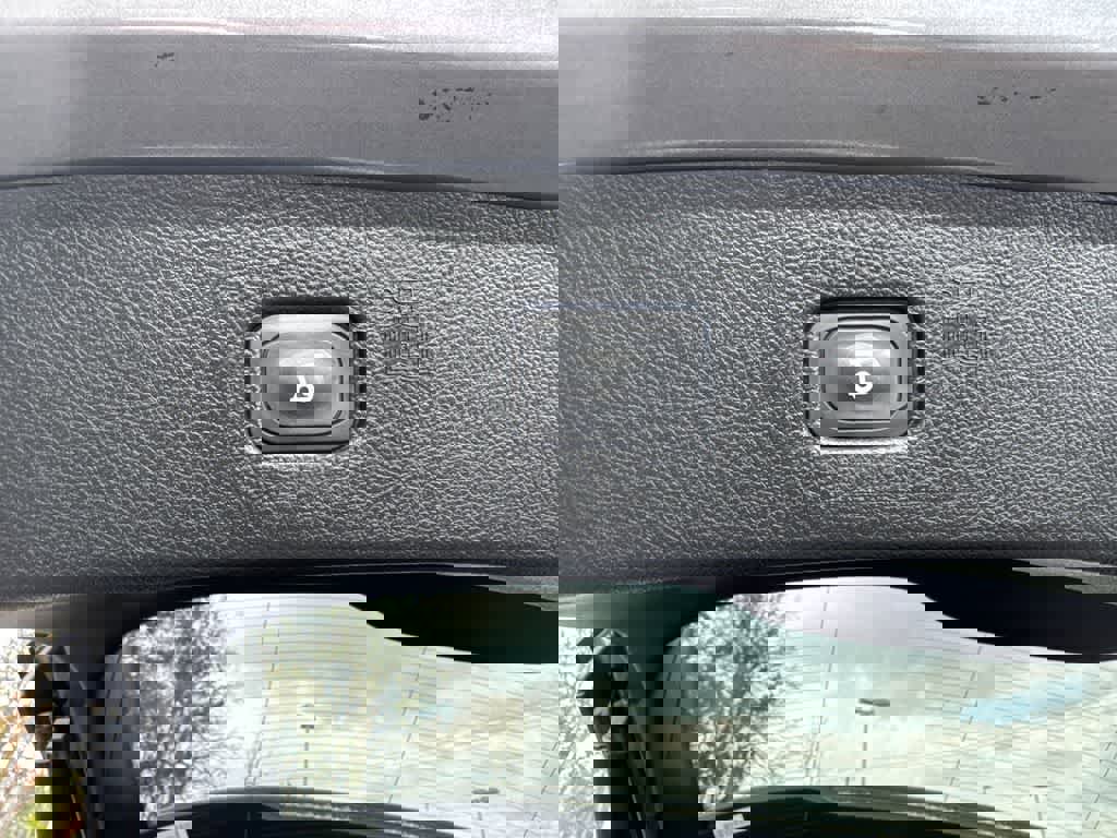 Certified 2024 Ford Edge Titanium image 35