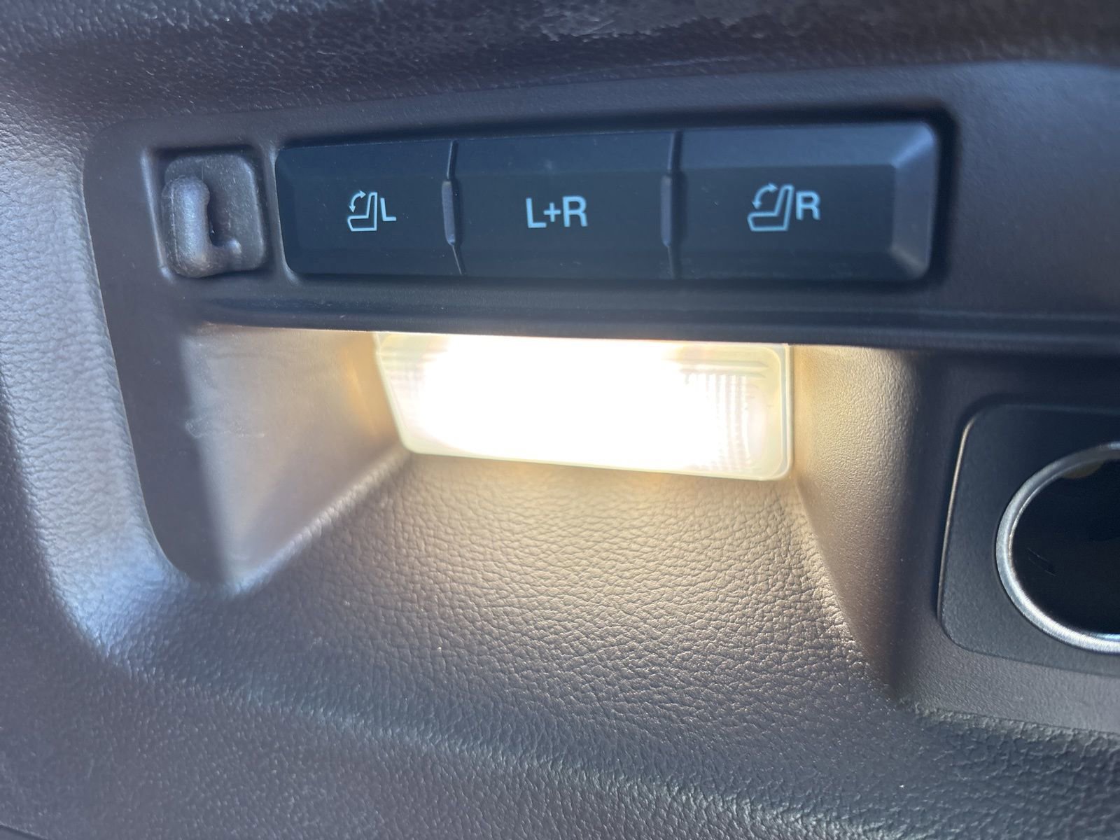 Certified 2022 Ford Explorer King Ranch w/ Premium Technology Package image 35