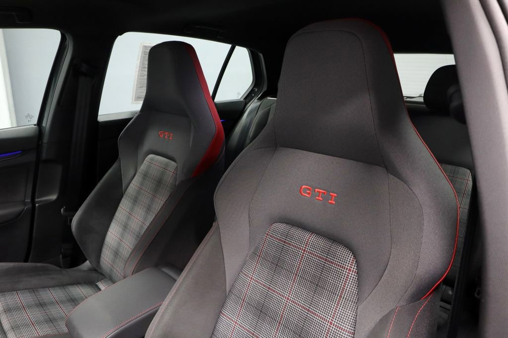 Used 2024 Volkswagen GTI SE FWD image 26