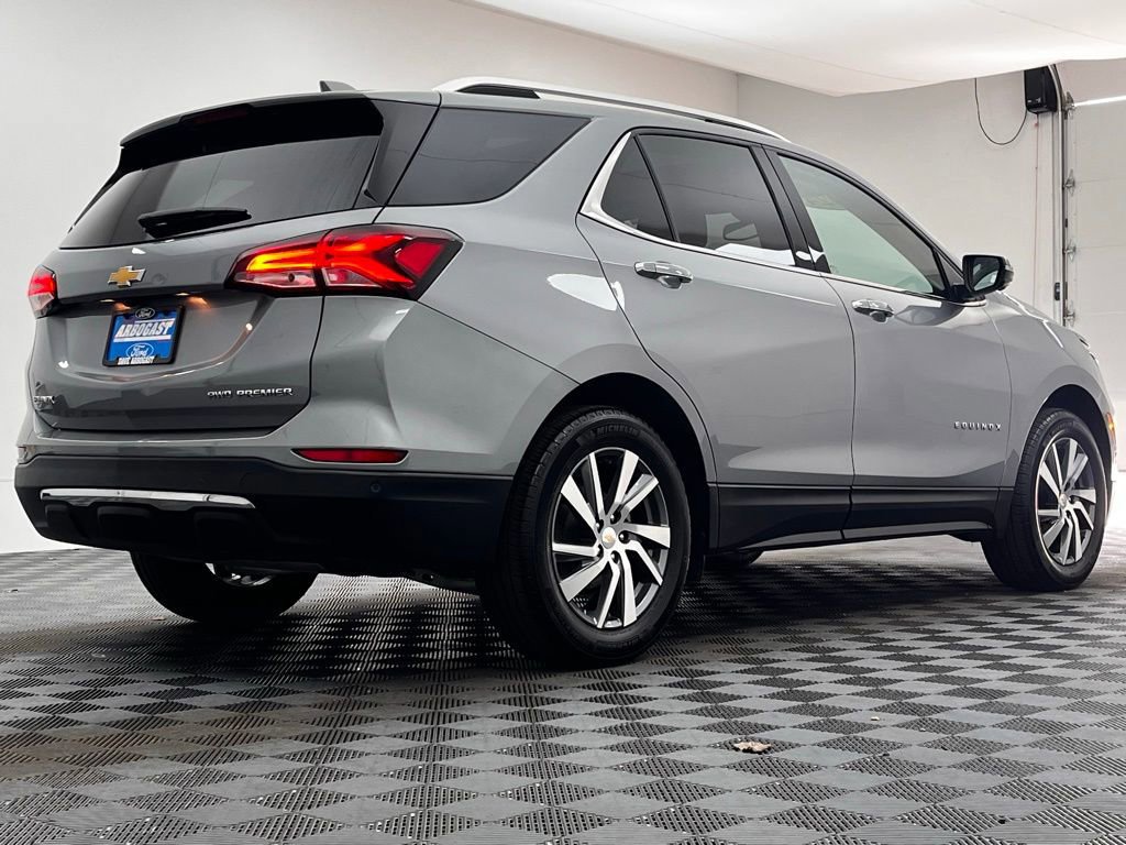 Used 2024 Chevrolet Equinox Premier image 3