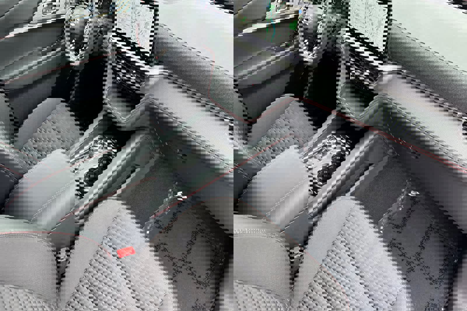 Certified 2025 Ford Explorer ST-Line image 17