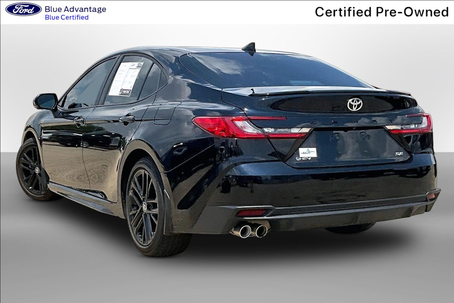 Used 2025 Toyota Camry SE w/ Convenience Package FWD image 10
