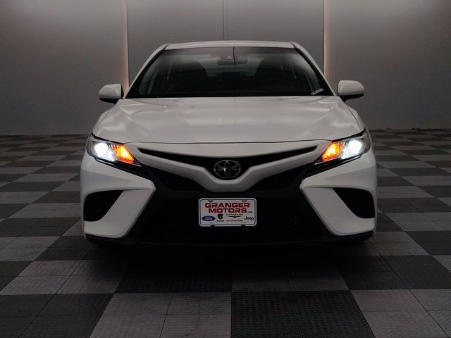 Used 2019 Toyota Camry SE FWD image 4